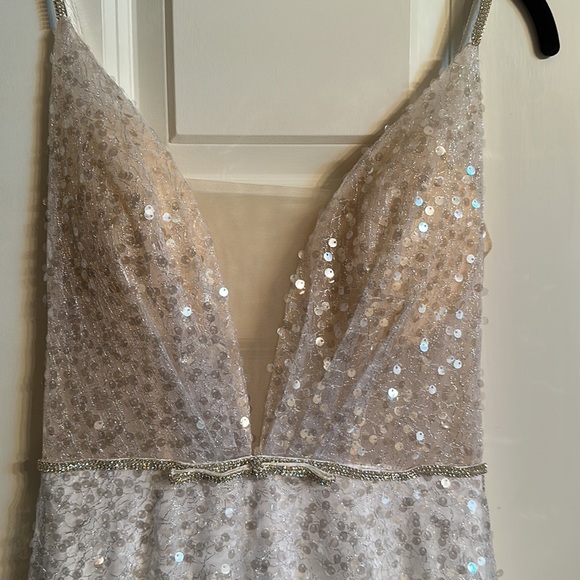 Custom ordered: NEVER USED OR WORN, A-Line, Size 2, fully lined - Picture 3 of 6